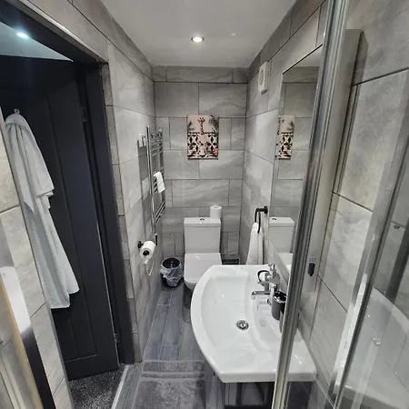 Centre Fully Equipped Perfect For Long