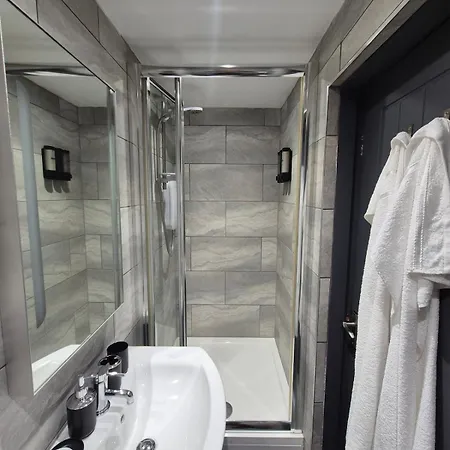 Apartment Centre Fully Equipped Perfect For Long Bradford (West Yorkshire)