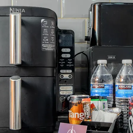 Centre Fully Equipped Perfect For Long Bradford (West Yorkshire)